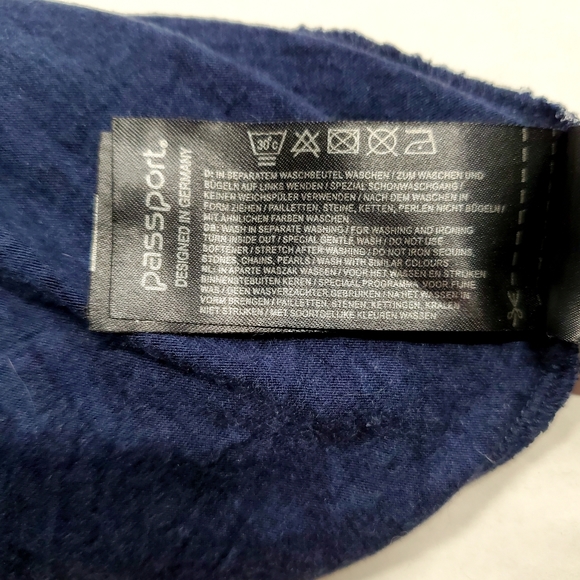 Passport Sequence Top - Picture 5 of 7